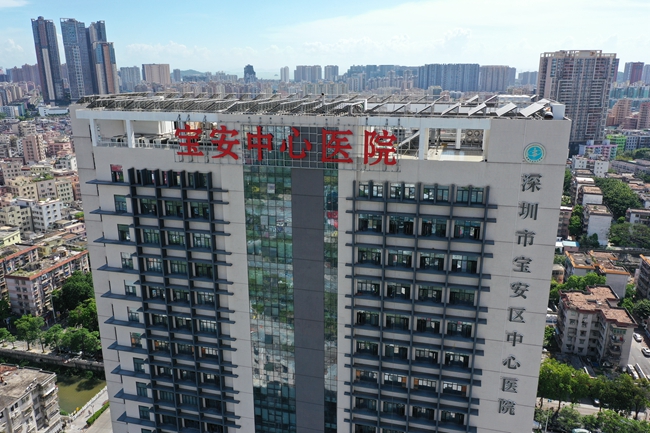 標識字廣告牌安裝現場(chǎng)